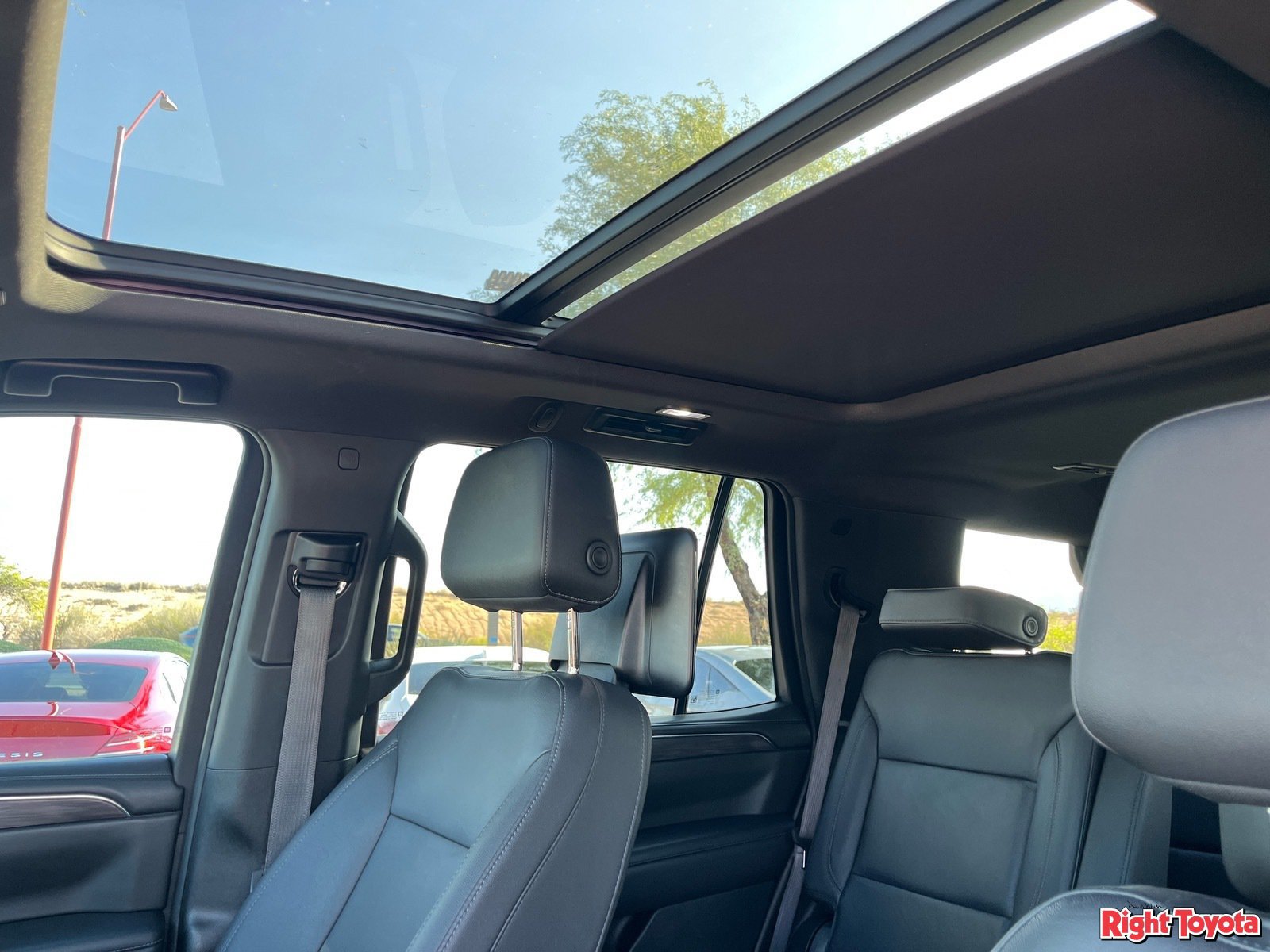 Used 2023 Chevrolet Tahoe LT w/ Luxury Package AWD/4WD image 32