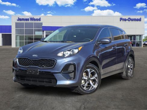 Used 2020 Kia Sportage LX image 1