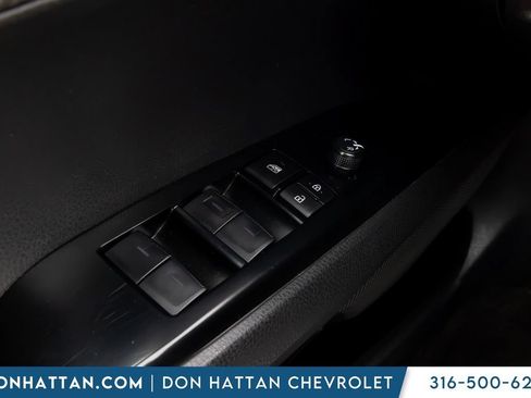 Used 2025 Toyota Camry SE FWD image 11