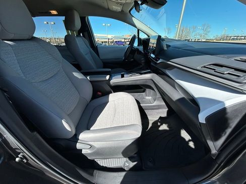 Used 2025 Toyota Sienna LE image 29