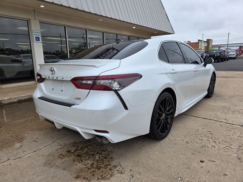 Used 2021 Toyota Camry XSE w/ Navigation Package image 8