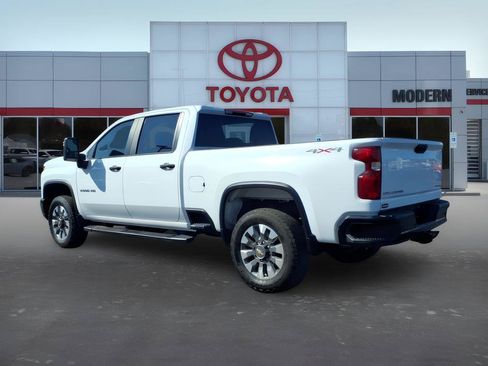 Used 2024 Chevrolet Silverado 2500 Custom w/ Custom Value Package AWD/4WD image 3