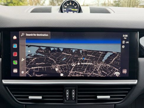 Used 2022 Porsche Cayenne E-Hybrid Coupe image 25