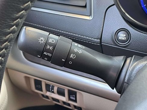Used 2019 Subaru Outback 2.5i Limited AWD/4WD image 12