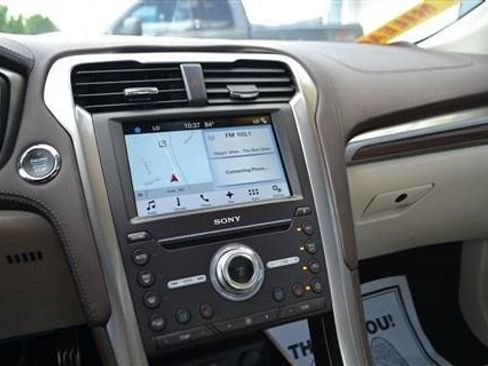 Used 2017 Ford Fusion Platinum AWD/4WD image 16