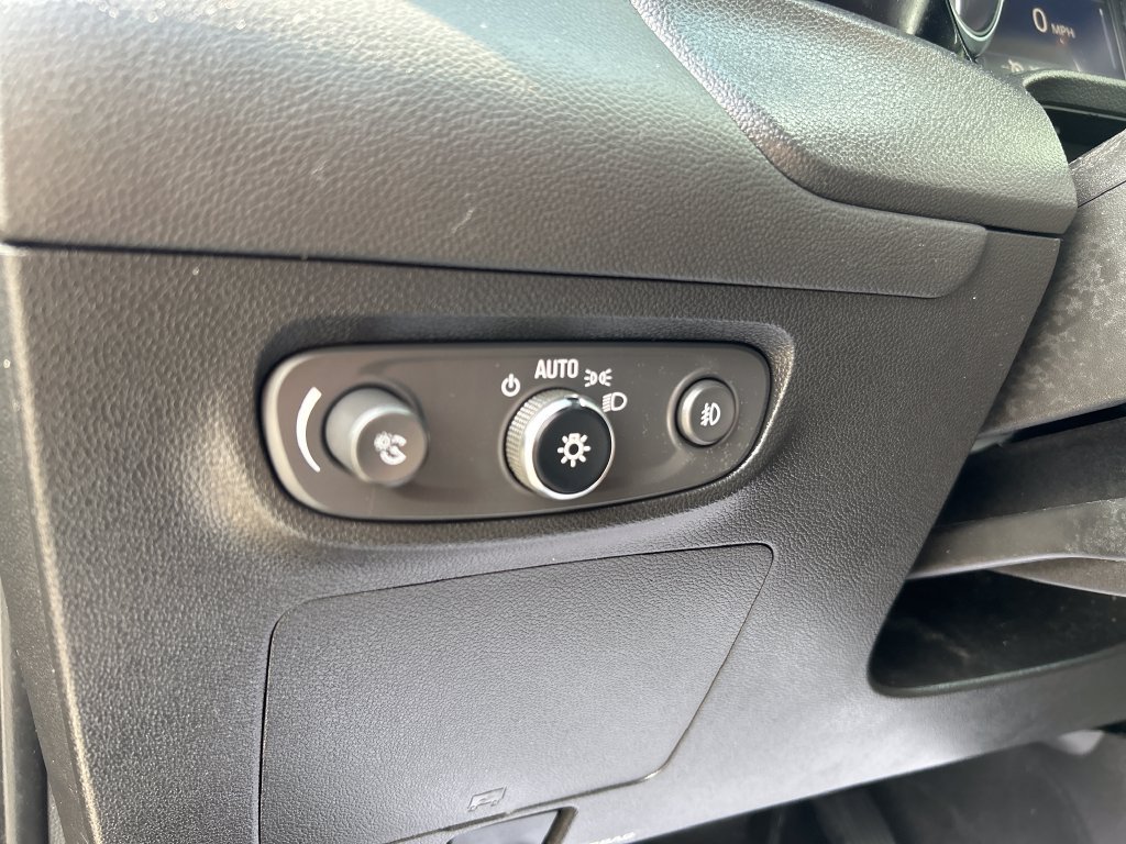 Used 2022 Buick Encore GX Preferred w/ Sport Touring Package FWD image 19