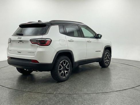 Used 2025 Jeep Compass Trailhawk AWD/4WD image 9