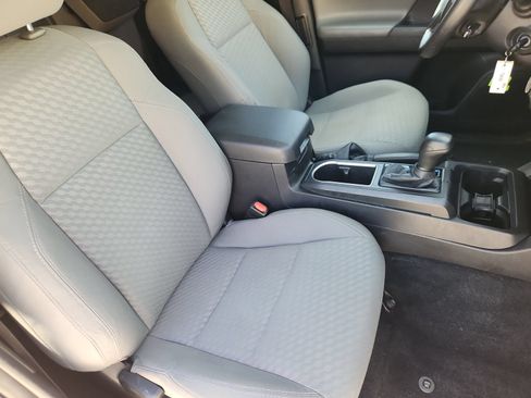 Used 2021 Toyota Tacoma SR AWD/4WD image 14