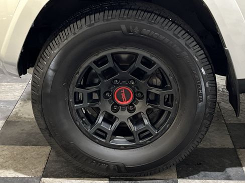Used 2022 Toyota 4Runner TRD Off-Road Premium w/ TRD Black Wheel Package (TMS) AWD/4WD image 17