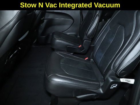 Used 2021 Chrysler Pacifica Touring-L w/ Uconnect Theater Family Group image 14