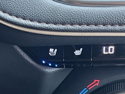 Used 2025 Chevrolet Blazer Premier w/ Driver Confidence II Package image 30