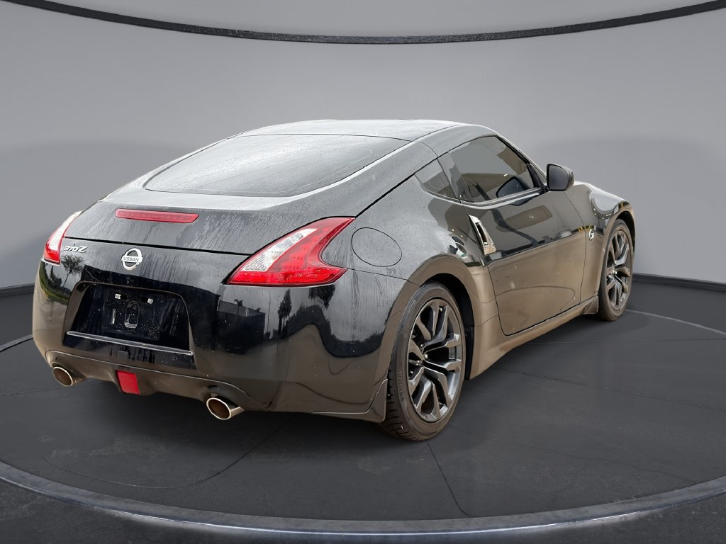 Used 2020 Nissan 370Z Coupe RWD image 11