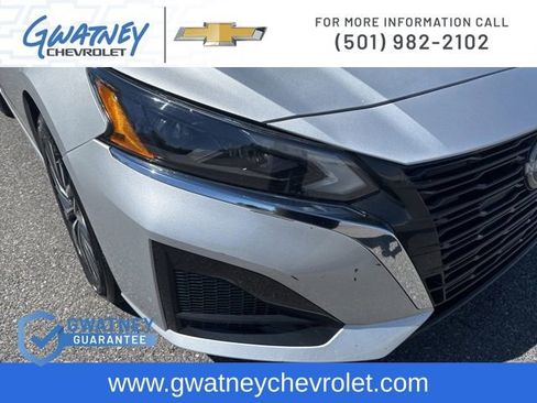 Used 2024 Nissan Altima 2.5 SV image 13