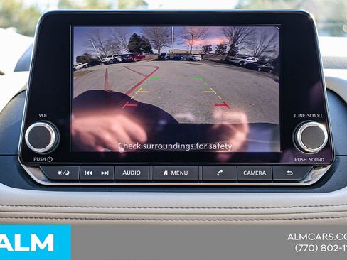 Used 2025 Nissan Rogue SV image 29