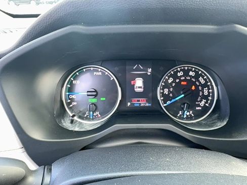 Used 2022 Toyota RAV4 XLE image 26