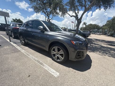Certified 2025 Audi Q5 2.0T Premium w/ Convenience Plus Package AWD/4WD image 3