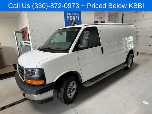 Used 2024 GMC Savana 2500 w/ Driver Convenience Package RWD image 4