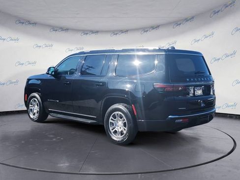 Used 2023 Jeep Wagoneer 4WD image 3