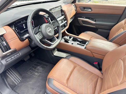 Used 2024 Nissan Pathfinder Platinum w/ Cargo Package FWD image 11