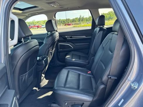 Used 2025 Kia Telluride S AWD/4WD image 7