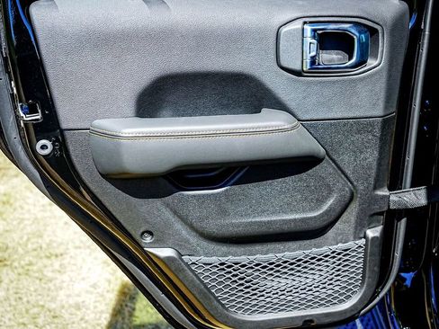 New 2025 Jeep Gladiator Sport image 30