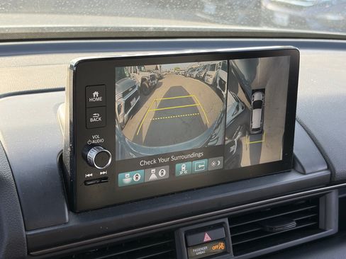 Used 2025 Honda Pilot TrailSport image 7