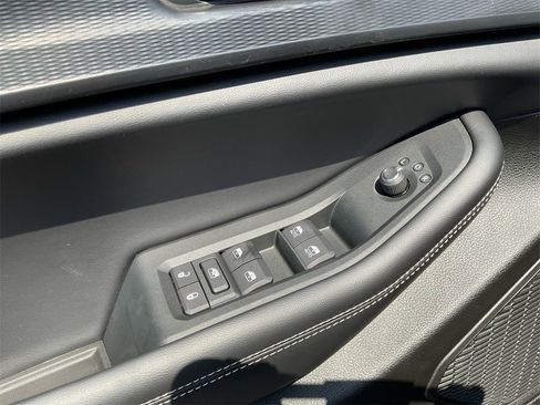 New 2025 Jeep Grand Cherokee L Laredo w/ Luxury Tech Group I image 30