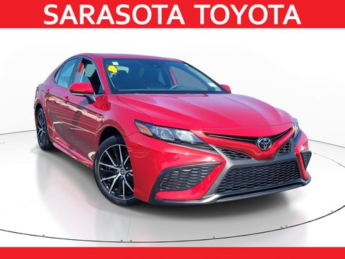 Used 2024 Toyota Camry SE FWD image 1