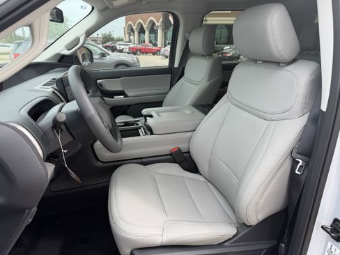 New 2026 Ford Expedition Active RWD image 20