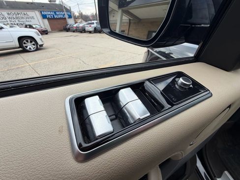 Used 2019 Land Rover Range Rover HSE image 22