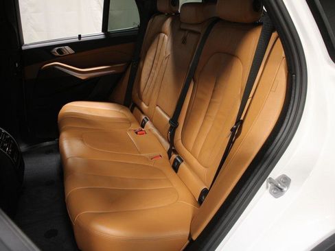 Used 2022 BMW X5 xDrive40i w/ Premium Package image 15