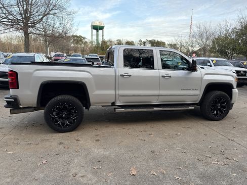 Used 2019 GMC Sierra 2500 Denali w/ Duramax Plus Package image 8