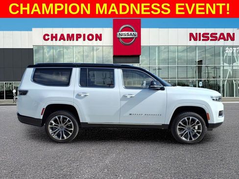 Used 2023 Jeep Grand Wagoneer Series III w/ Rear Seat Video Group 1 image 8