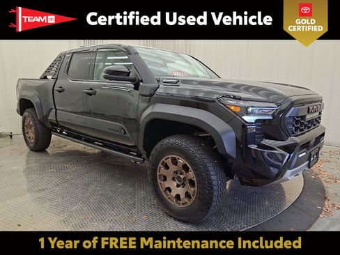 Used 2025 Toyota Tacoma Trailhunter image 1