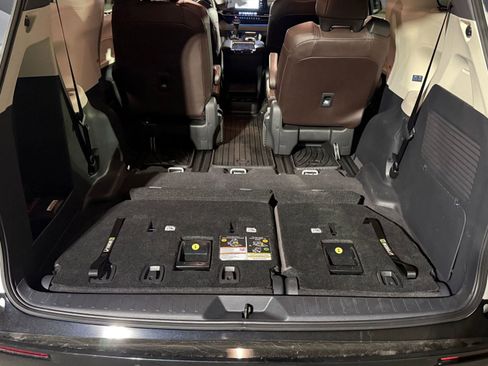 Used 2024 Toyota Sienna Platinum image 23