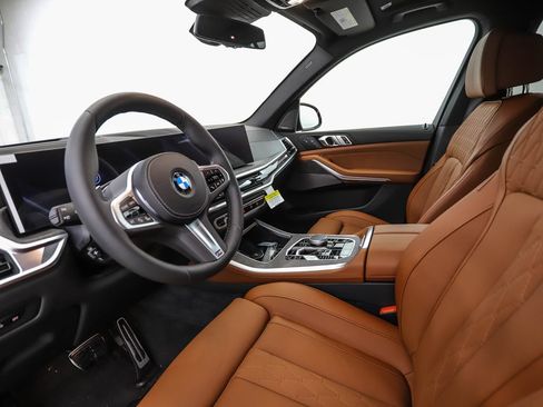 New 2026 BMW X5 xDrive40i w/ M Sport Package AWD/4WD image 10