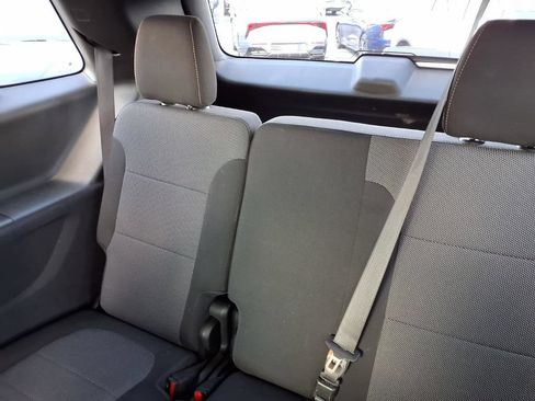 Used 2021 Chevrolet Traverse LT FWD image 19