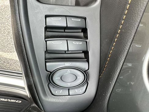 Used 2020 Chevrolet Traverse LT FWD image 20