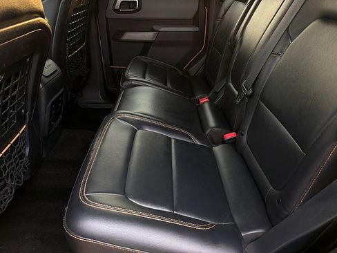 Used 2022 Ford Bronco Badlands image 9