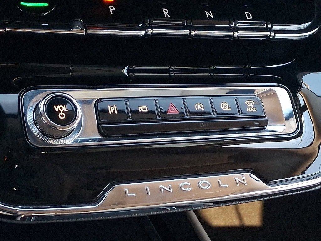 Certified 2023 Lincoln Corsair AWD w/ Equipment Group 101A image 15