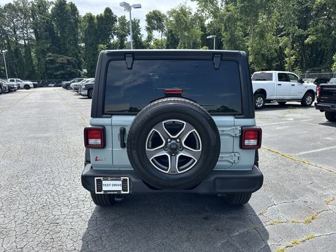 Used 2023 Jeep Wrangler Unlimited Sport AWD/4WD image 8