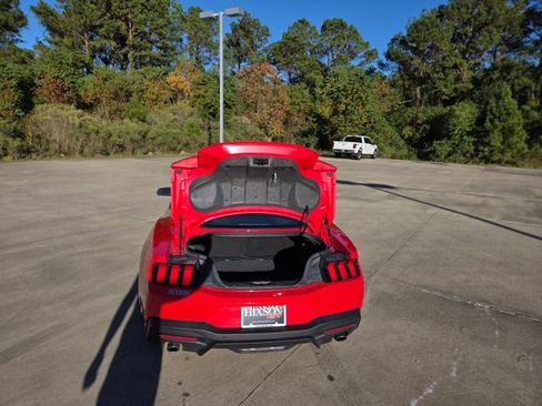 Used 2024 Ford Mustang Coupe image 6