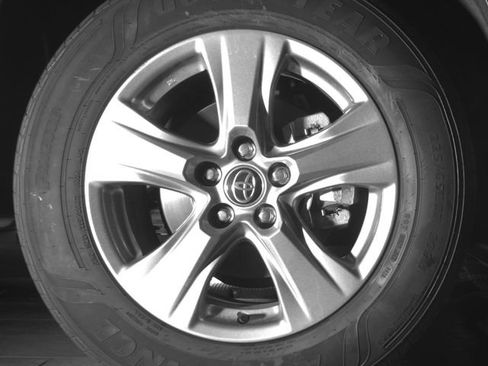 Used 2025 Toyota RAV4 XLE AWD/4WD image 11