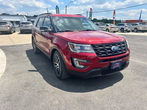 Used 2016 Ford Explorer Sport w/ Equipment Group 401A AWD/4WD image 3