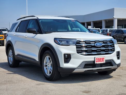 New 2026 Ford Explorer Active w/ Active Comfort Package RWD image 2