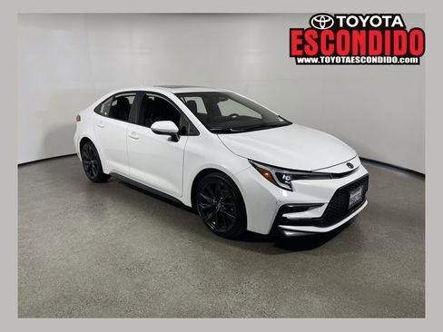 Certified 2023 Toyota Corolla SE w/ SE Premium Package image 1