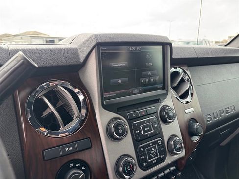 Used 2016 Ford F250 Lariat w/ Lariat Interior Package image 20