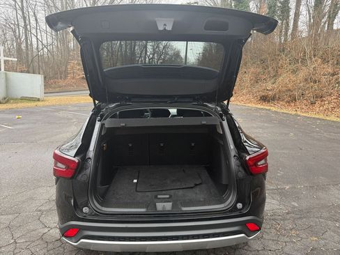 Used 2025 Chevrolet Trax LT image 29