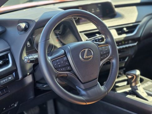 Used 2019 Lexus UX 250h AWD image 16