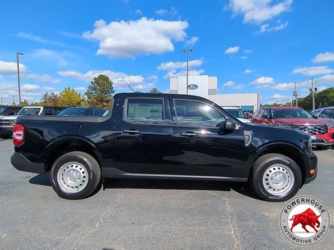 New 2025 Ford Maverick XL image 4